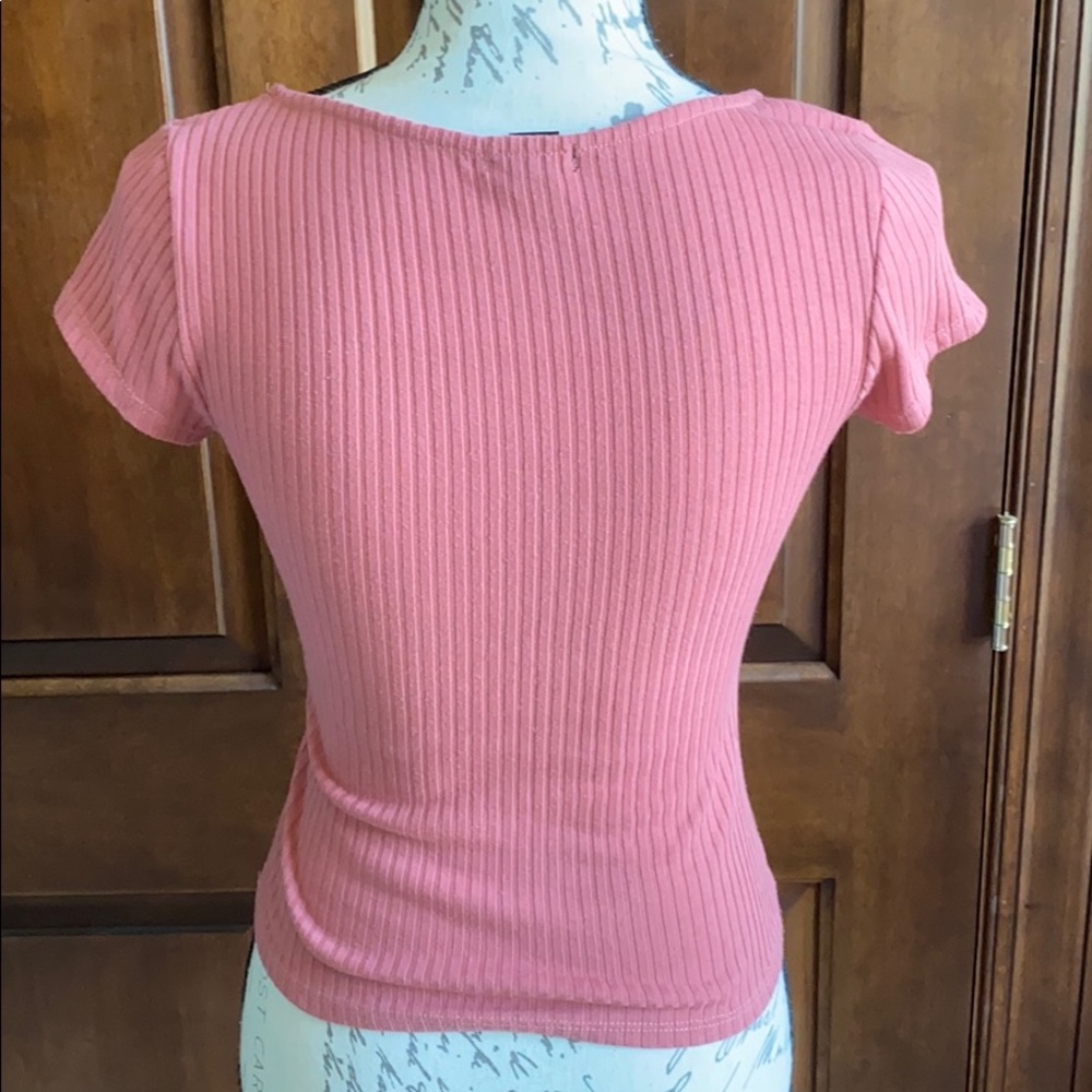 Buttoned top - Picture 2 of 2